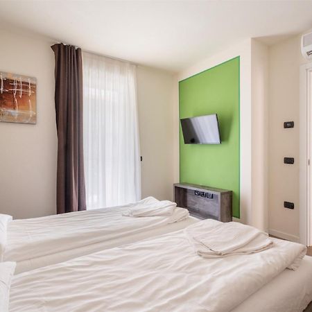 Residence Maroadi Torbole Sul Garda Eksteriør billede