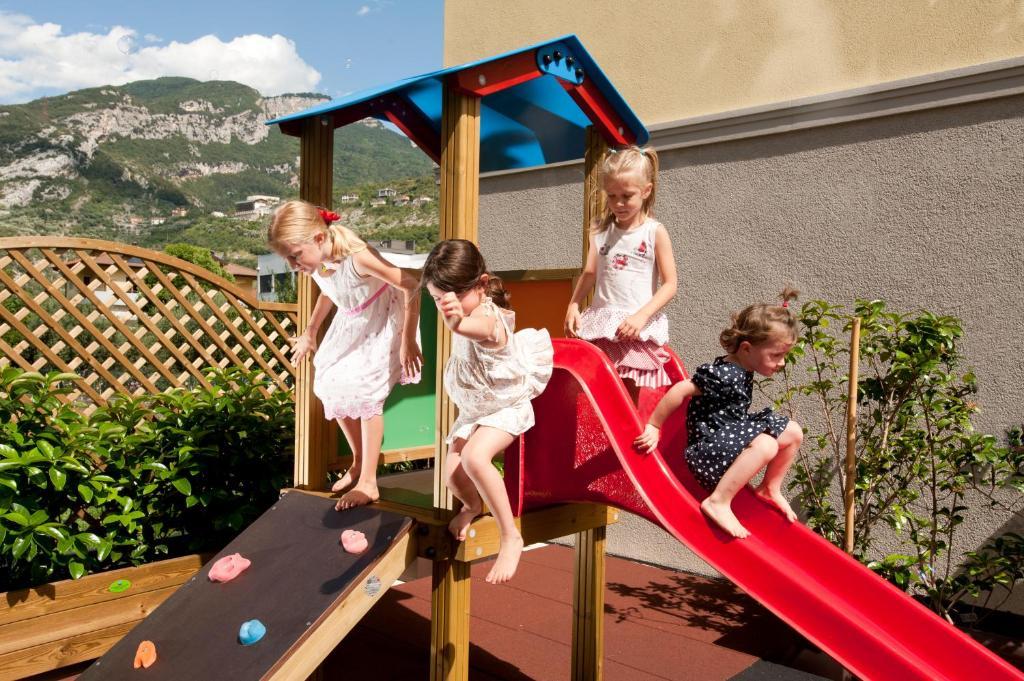 Residence Maroadi Torbole Sul Garda Eksteriør billede