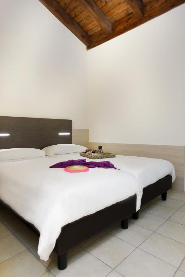 Residence Maroadi Torbole Sul Garda Eksteriør billede