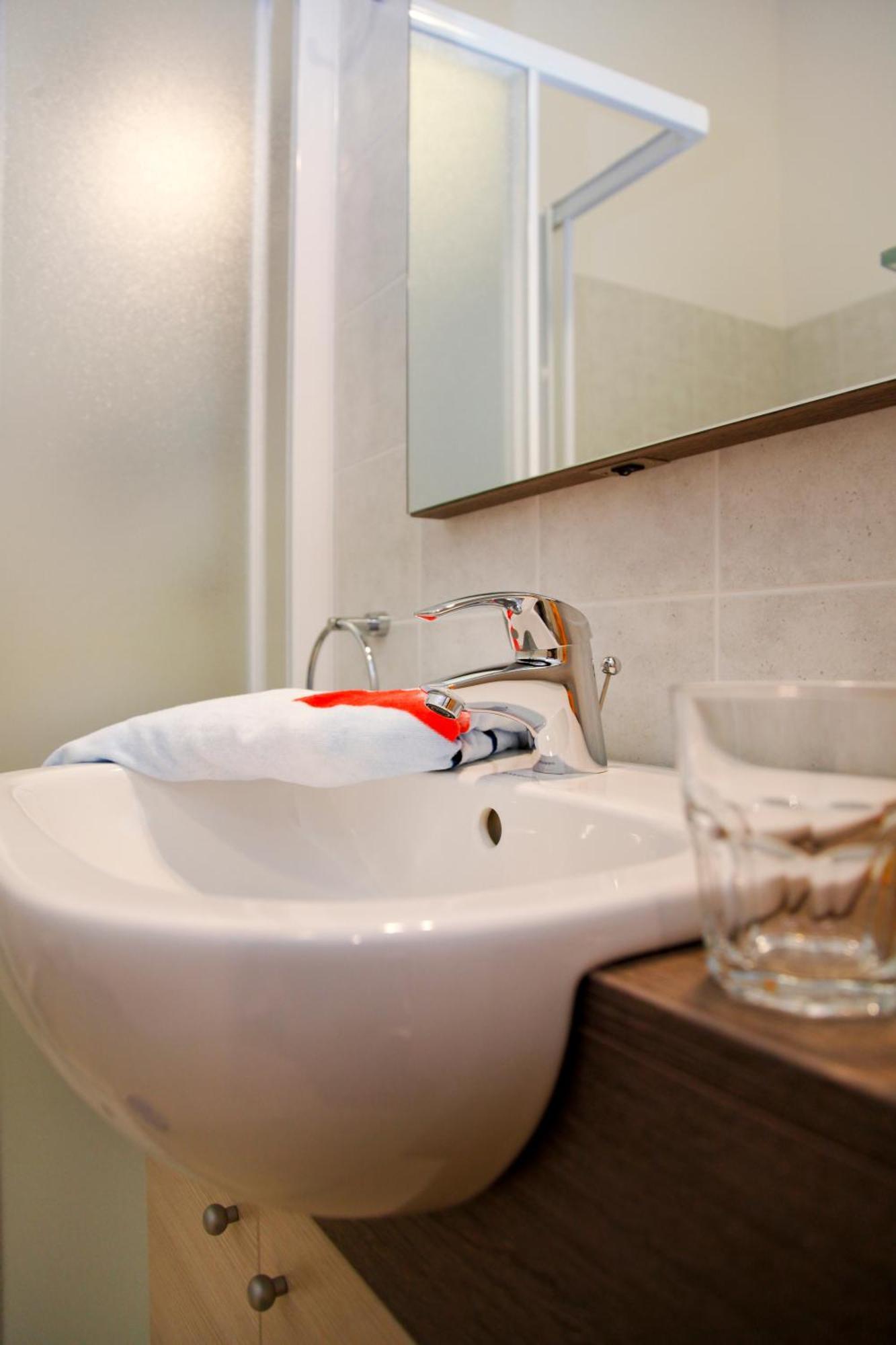 Residence Maroadi Torbole Sul Garda Eksteriør billede