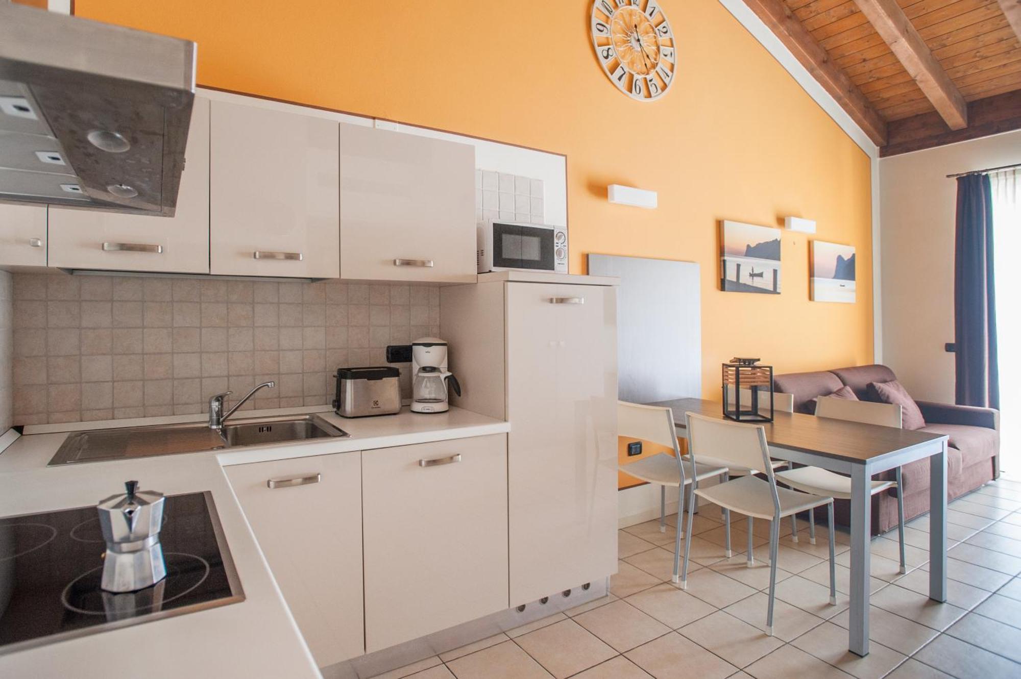 Residence Maroadi Torbole Sul Garda Eksteriør billede