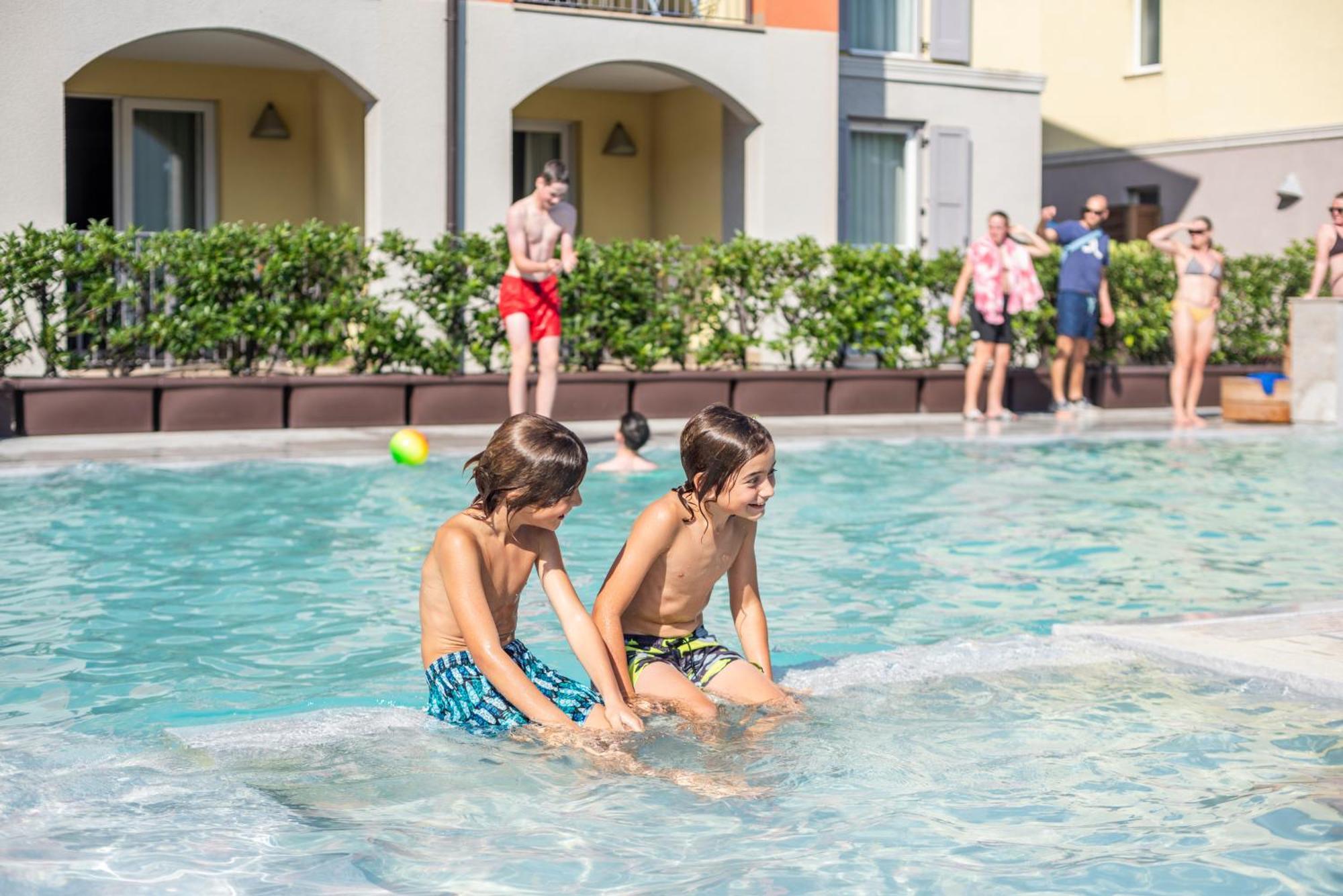 Residence Maroadi Torbole Sul Garda Eksteriør billede