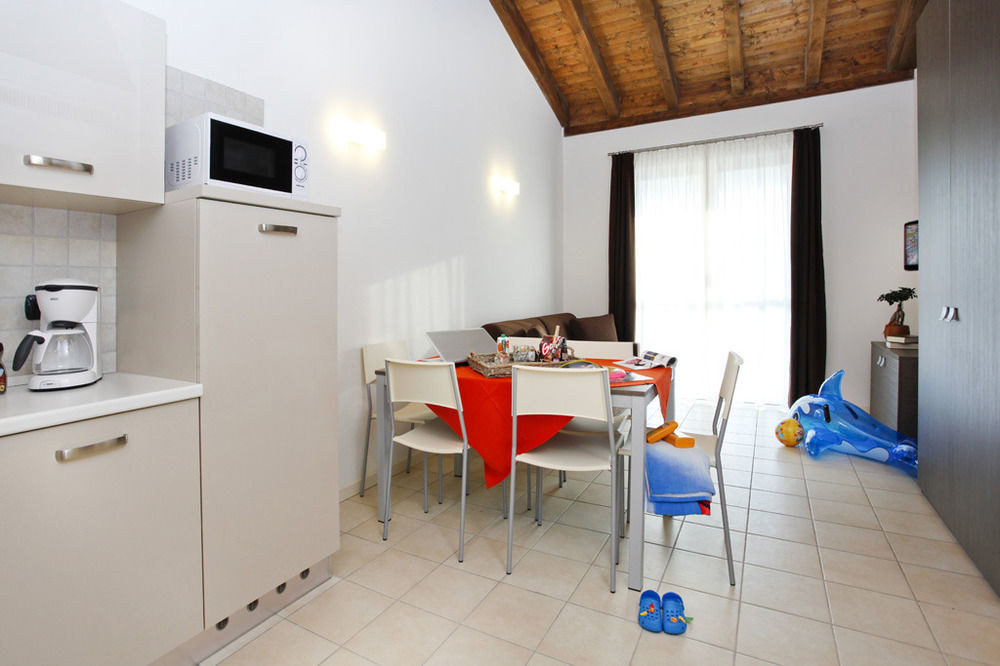 Residence Maroadi Torbole Sul Garda Eksteriør billede