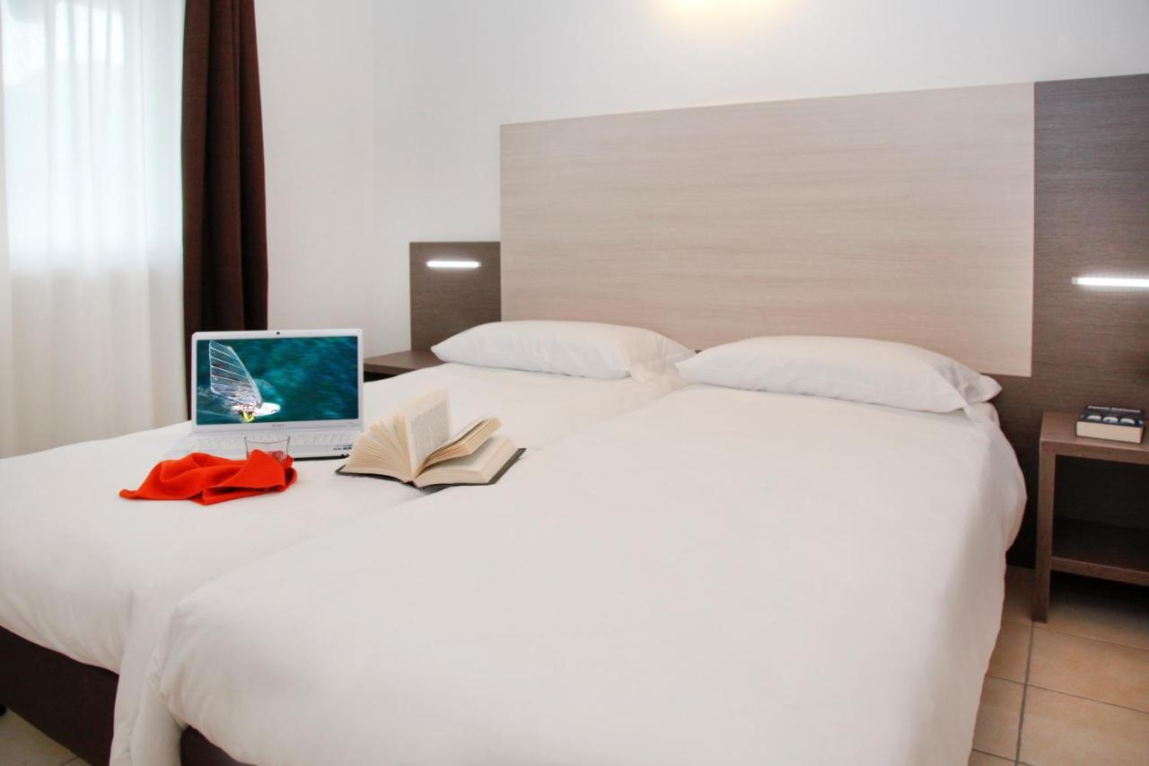 Residence Maroadi Torbole Sul Garda Værelse billede